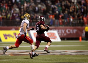 mk体育官方网站-加拿大队在赛制中的表现：如何调整战术应对不同对手，加拿大队与中国队